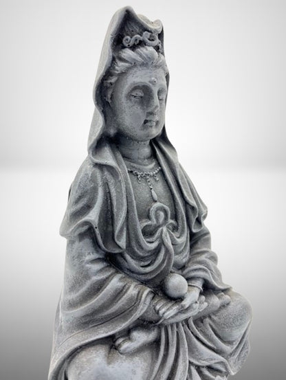 Meditating Quan Yin Statue 8.5"